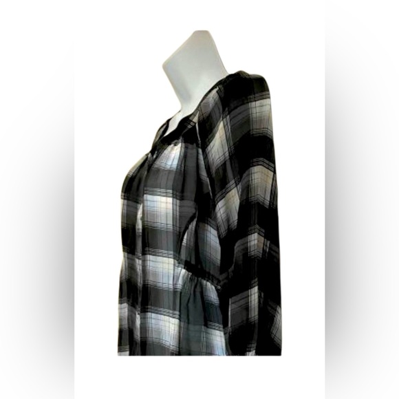 BCBGMaxAzria Black and White Plaid Long Sleeve Silk Blouse - Picture 2 of 8